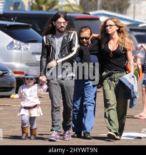 Le tireur Jennings, Dea de Matteo et sa fille Alabama à la journée de divertissement de la fondation Make-A-Wish à l'embarcadère de Santa Monica, organisée par Kevin et Steffiana James. Banque D'Images