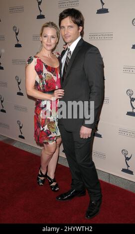 Jennie Garth et Peter Facinelli pendant une soirée avec 'Nurse Jackie' présenté par l'Académie des arts et des sciences de la télévision tenue au Théâtre Leonard H. Goldenson, Hollywood Banque D'Images