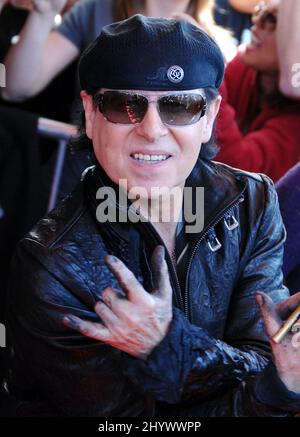 Klaus Meine, des Scorpions lors de l'induction des Scorpions dans RockWalk d'Hollywood, qui s'est tenu au Hollywood Guitar Center. Banque D'Images