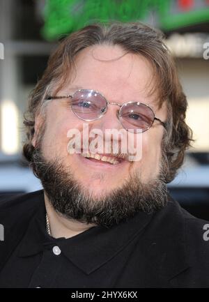 Guillermo Del Toro à la première de 'plice', qui s'est tenue au théâtre chinois de Grauman, à Los Angeles. Banque D'Images