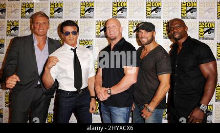 Dolph Lundgren, Steve Austin, Sylvester Stallone, Randy Couture et Terry Crews à la première journée du Comic con International 2010, qui s'est tenue au San Diego Convention Center, Californie. Banque D'Images