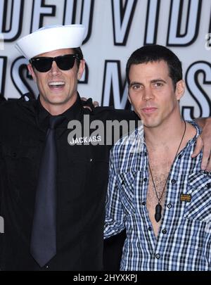 Johnny Knoxville et Steve-O arrivent pour les MTV Video Music Awards 2010 qui se tiennent au Nokia Theatre L.A. Vivre, Californie Banque D'Images