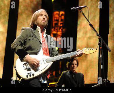 Tom Petty et les Heartbreakers se sont performances lors de leur visite « mojo » au Time Warner Cable Music Pavilion en Caroline du Nord, aux États-Unis. Banque D'Images