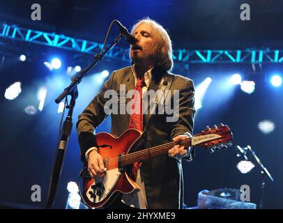 Tom Petty et les Heartbreakers se sont performances lors de leur visite « mojo » au Time Warner Cable Music Pavilion en Caroline du Nord, aux États-Unis. Banque D'Images