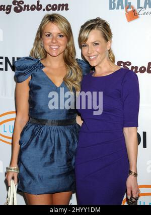 Ali Fedotowsky et Julie Benz au déjeuner annuel Lupus LA Hollywood Bag Ladies 8th tenu au Beverly Wilshire four Seasons Hotel, Beverly Hills. Banque D'Images