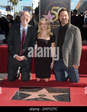 James L. Brooks, Reese Witherspoon et Jim Mangold lors d'un événement pour honorer Reese Withersppon avec une étoile sur le Hollywood Walk of Fame, Hollywood. Banque D'Images