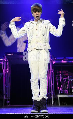 Justin Bieber se produit en direct au Greensboro Coliseum, Greensboro, Caroline du Nord. Banque D'Images