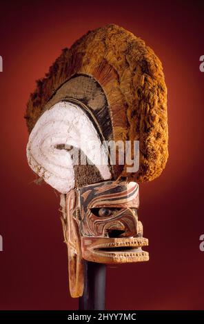 Masque (tatanua). Papouasie-Nouvelle-Guinée, province de Nouvelle-Irlande, vers la fin du siècle 19th. Bijoux et accessoires; masques. Bois, pième et coquille Banque D'Images
