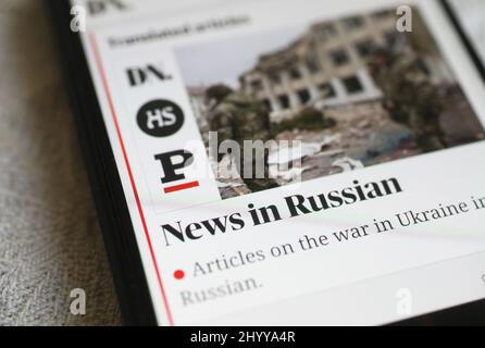 Le journal suédois Dagens Nyheter est en train de commencer une collaboration avec plusieurs journaux nordiques pour publier des nouvelles en russe sur la guerre en Ukraine, écrit le journal sur sa page d'informations. Banque D'Images