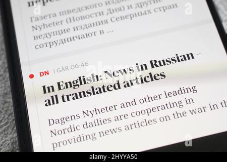 Le journal suédois Dagens Nyheter est en train de commencer une collaboration avec plusieurs journaux nordiques pour publier des nouvelles en russe sur la guerre en Ukraine, écrit le journal sur sa page d'informations. Banque D'Images