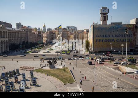 KIEV, UKRAINE - 10 AOÛT 2015: Panorama de la place Maidan Nezalezhnosti, également appelée place de l'indépendance Maidan, d'en haut, c'est le principal Landmar Banque D'Images