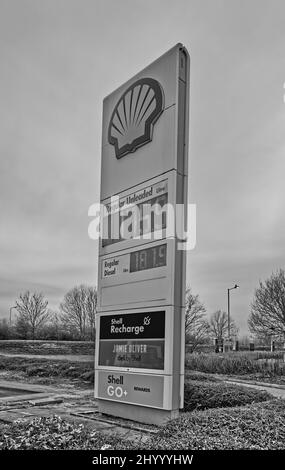 Station-service Shell à Chester Services M56 Cheshire Royaume-Uni Banque D'Images