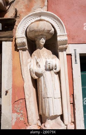 Sculpture de l'homme turbanni dans le bâtiment Campo dei Mori Cannaregio Venise Vénétie Italie Banque D'Images