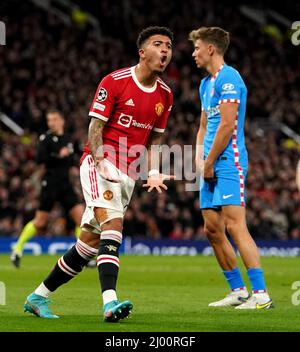 Le Jadon Sancho de Manchester United réagit après avoir manqué une chance lors de la manche de la Ligue des champions de l'UEFA lors du match de seize secondes à Old Trafford, Manchester. Date de la photo: Mardi 15 mars 2022. Banque D'Images