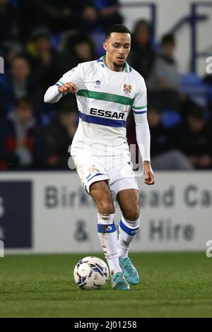 Birkenhead, Royaume-Uni. 15th mars 2022. Josh Dacres-Cogley de Tranmere Rovers en action. EFL Skybet football League Two Match, Tranmere Rovers / Harrogate Town at Prenton Park, Birkenhead, Wirral, mardi 15th mars 2022. Cette image ne peut être utilisée qu'à des fins éditoriales. Utilisation éditoriale uniquement, licence requise pour une utilisation commerciale. Aucune utilisation dans les Paris, les jeux ou les publications d'un seul club/ligue/joueur.pic par Chris Stading/Andrew Orchard sports Photography/Alamy Live News crédit: Andrew Orchard sports Photography/Alamy Live News Banque D'Images