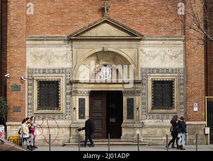 Bucarest, Roumanie - 15 mars 2022 : Église italienne du très Saint Rédempteur, église catholique romaine située sur le boulevard Nicolae Balcescu. Banque D'Images