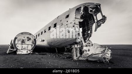 Échelle de gris de l'avion DC 3 épaté dans le sud de l'Écosse Banque D'Images