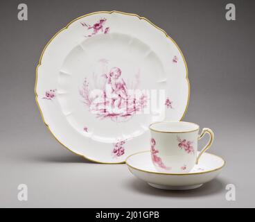 Tasse et soucoupe. Fabrique de porcelaine de Vincennes (France, Vincennes, vers 1740-1756). Vers 1753-54. Ameublement; service de chambre. Porcelaine à pâte molle avec glaçure, émail et dorure Banque D'Images