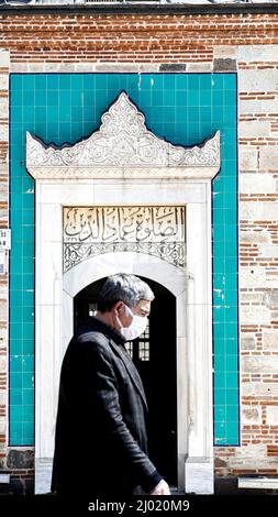 Izmir, Turquie, Turquie. 13th mars 2022. Une mosquée Konak historique dans le centre d'Izmir, Turquie, le 13 mars 2022. La mosquée a visité tous les jours par des musulmans et des touristes. (Credit image: © Idil Toffolo/Pacific Press via ZUMA Press Wire) Banque D'Images