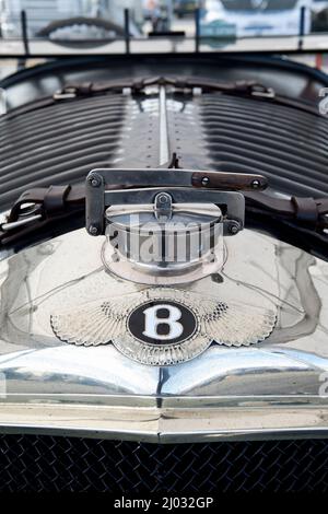 Emblème de radiateur de voiture classique Bentley des années 1930 Banque D'Images