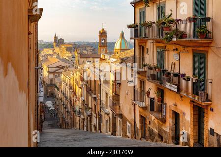 Escalier de Santa Maria del Monte, Caltagirone, Catane, Val di Noto, site du patrimoine mondial de l'UNESCO, Sicile, Italie, Europe Banque D'Images
