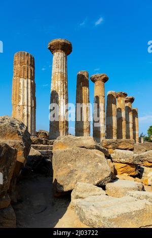 Temple d'Hercules, Vallée des temples, site classé au patrimoine mondial de l'UNESCO, Agrigente, Sicile, Italie, Europe Banque D'Images