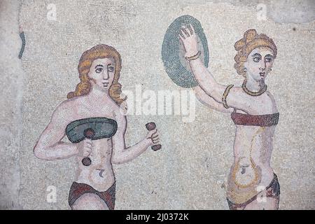 Mosaïque de gymnastes féminins, Villa romaine del Casale (Villa Romana del Casale), site classé au patrimoine mondial de l'UNESCO, Piazza Armerina, Enna, Sicile, Italie Banque D'Images