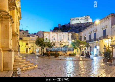 Place de l'Hôtel de ville, Scicli, Val di Noto, site classé au patrimoine mondial de l'UNESCO, Ragusa, Sicile, Italie, Europe Banque D'Images