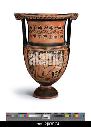 Column-Krater avec a) une jeune femme assise et B) deux jeunes Banque D'Images