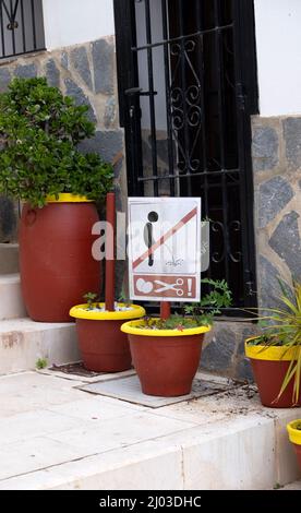 Santa Cruz est le plus vieux quartier d'Alicante sur la pente du mont Benacantil et dispose de ruelles pavées en pente Banque D'Images