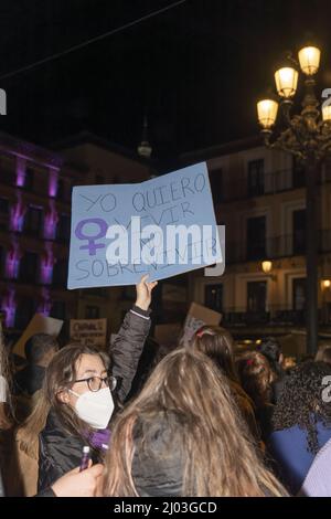 Tolède, Espagne. 8,2022 mars : Marche féministe à l'occasion de la Journée de la femme Banque D'Images