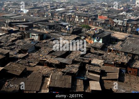 Bombay 03 2006 décembre vue aérienne des plus grands bidonvilles d'Asie Dharavi devient la destination touristique la plus populaire en Inde aujourd'hui le site du patrimoine indien de 37th. Banque D'Images