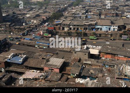 Bombay 03 2006 décembre vue aérienne des plus grands bidonvilles d'Asie Dharavi devient la destination touristique la plus populaire en Inde aujourd'hui le site du patrimoine indien de 37th Banque D'Images