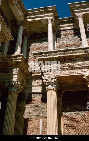 Gymnase à Sardes/Sardes/Sfarad - ruines de l'ancienne ville dans la province de Manisa Turquie. Numérisation d'archivage à partir d'une lame. Octobre 1985. Banque D'Images