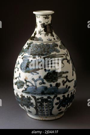 Vase (Ping) avec oiseaux et fleurs. Chine, province de Jiangxi, Jingdezhen, début de la dynastie Qing, vers 1644-1700. Ameublement; Accessoires. Porcelaine à la roue avec décoration peinte en bleu Banque D'Images