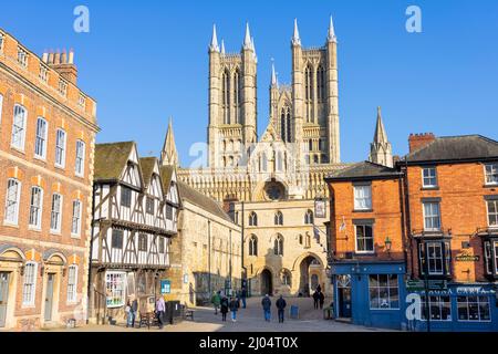 Lincoln Cathedral ou Lincoln Minster West Front Excheckr Gate Lincoln Lincolnshire Angleterre Royaume-Uni GB Europe Banque D'Images