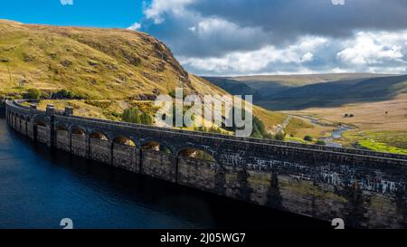 Point de vue du barrage Claerwen Banque D'Images