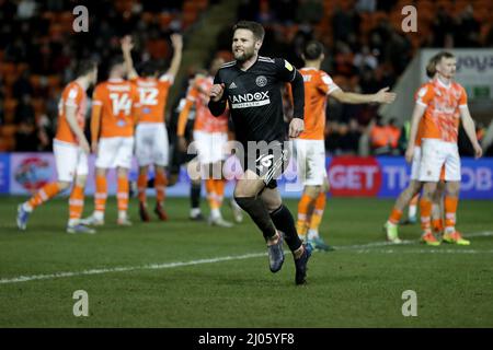 Oliver Norwood, de Sheffield United, fête avant que son but ne soit refusé pendant le match du championnat Sky Bet à Bloomfield Road, Blackpool. Date de la photo: Mercredi 16 mars 2022. Banque D'Images