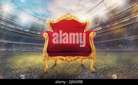 Confortable et luxueux fauteuil en velours dans un stade de football Banque D'Images