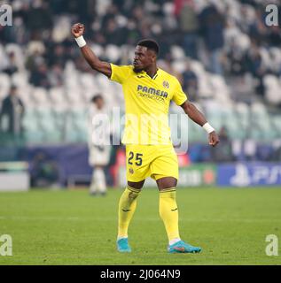 Turin, Italie. 16th mars 2022. Serge Aurier de Villareal CF lors de la Ligue des champions de l'UEFA, ronde de 16, match de football à 2nd jambes entre le Juventus FC et le Villarreal CF le 16 mars 2022 au stade Allianz à Turin, Italie crédit : Agence de photo indépendante/Alamy Live News Banque D'Images