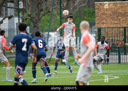 Saint Germain en Laye, France. 16th mars 2022. Zeeteny Jano de RB Salzburg lors de la Ligue de la Jeunesse de l'UEFA (U19), match de quart de finale entre Paris Saint-Germain (PSG) et RB Salzburg (FC) le 16 mars 2022 au stade Georges Lefevre à Saint-Germain-en-Laye, France - Credit: Victor Joly/Alay Live News Banque D'Images
