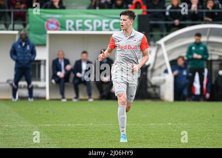 Saint Germain en Laye, France. 16th mars 2022. Zeeteny Jano de RB Salzburg lors de la Ligue de la Jeunesse de l'UEFA (U19), match de quart de finale entre Paris Saint-Germain (PSG) et RB Salzburg (FC) le 16 mars 2022 au stade Georges Lefevre à Saint-Germain-en-Laye, France - Credit: Victor Joly/Alay Live News Banque D'Images