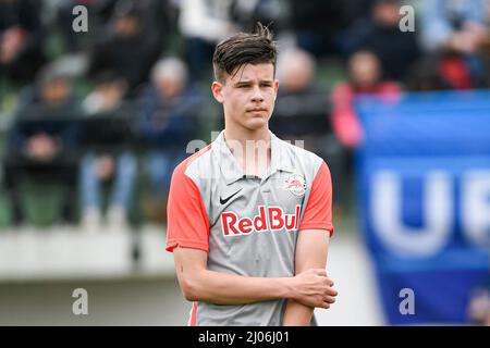 Saint Germain en Laye, France. 16th mars 2022. Zeeteny Jano de RB Salzburg lors de la Ligue de la Jeunesse de l'UEFA (U19), match de quart de finale entre Paris Saint-Germain (PSG) et RB Salzburg (FC) le 16 mars 2022 au stade Georges Lefevre à Saint-Germain-en-Laye, France - Credit: Victor Joly/Alay Live News Banque D'Images