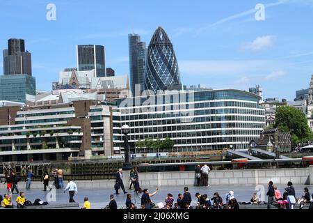 les bâtiments en verre de londres offrent une vue panoramique sur la ville lonon Banque D'Images