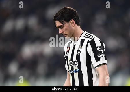 Turin, Italie. 16th mars 2022. Dusan Vlahovic (Juventus) lors du match de l'UEFA Champions League entre Juventus 0-3 Villarreal au stade Allianz le 16 mars 2022 à Turin, en Italie. Credit: Maurizio Borsari/AFLO/Alay Live News Banque D'Images