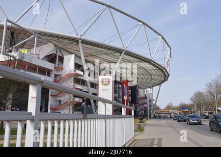Leverkusen, Allemagne - 16 mars 2022 : photo de BayArena, stade du club de football Bayer Leverkusen avant le match de l'UEFA Europa League Banque D'Images