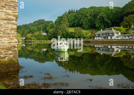 Lerryn, Cornwall réflexion sur la rivière Banque D'Images