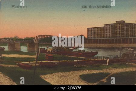 alte Eisenbahnbrücke in Magdeburg, Sachsen-Anhalt, Deutschland, Ansicht um ca 1910, digitale Reproduktion einer historischen Postkarte, domaine public, aus der damaligen Zeit, genaues Datum unbekannt Banque D'Images