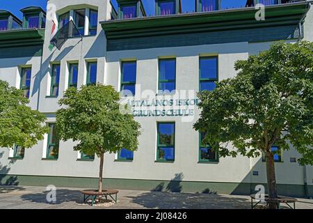 Grundschule, Általános Iskol Banque D'Images