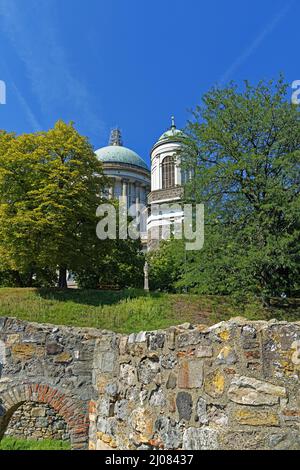 Burg Esztergom, Parkanlage, Esztergomi Bazilika, Sankt-Adalbert-Kathedrale Banque D'Images